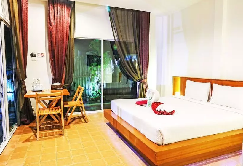 호텔 Baannueng At Kata