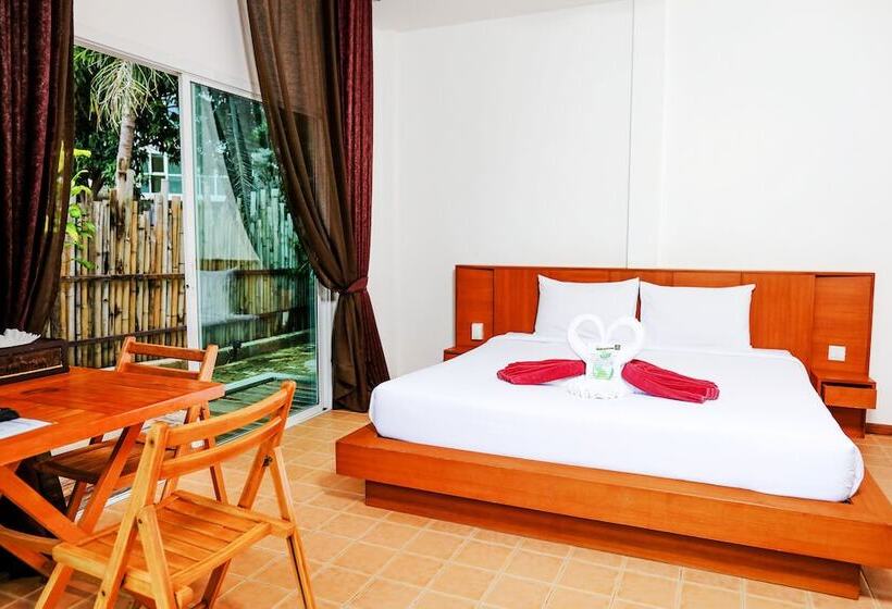 Hotel Baannueng At Kata