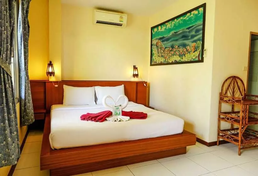 호텔 Baannueng At Kata