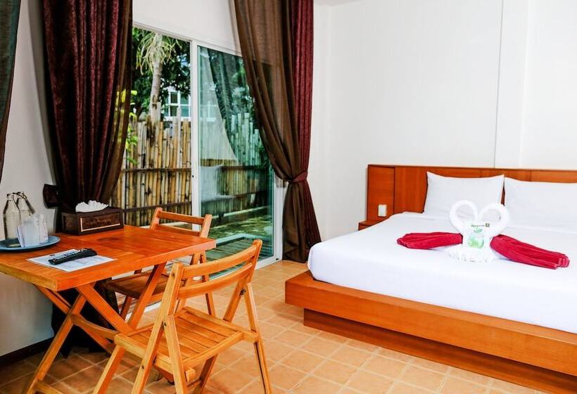 Hotel Baannueng At Kata