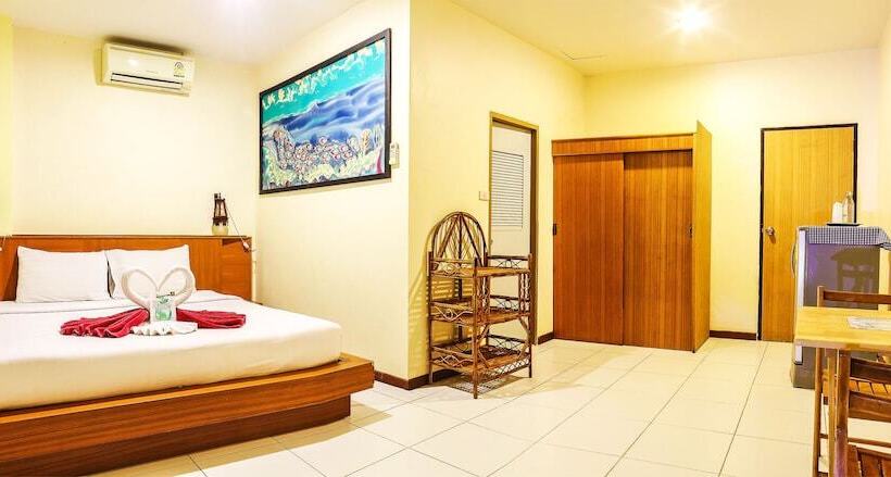 Hotel Baannueng At Kata