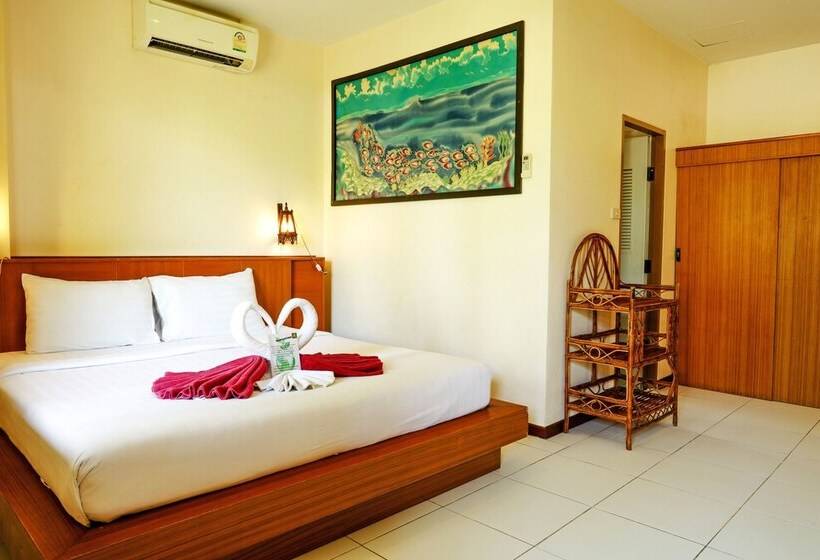 Hotel Baannueng At Kata