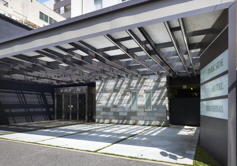 בית מלון כפרי Park Side Hiroshima Peace Park