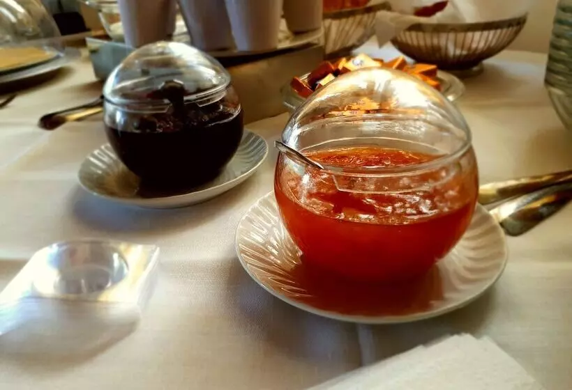 هتل روستایی Agriturismo Antico Borgo Poggitazzi