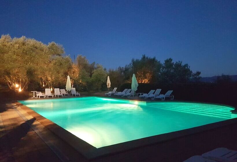 Hotel wiejski Agriturismo Antico Borgo Poggitazzi