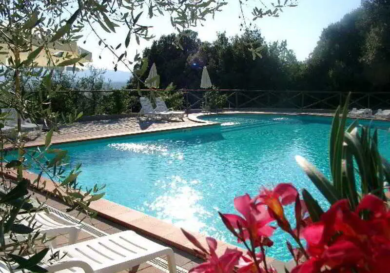 Maaseutuhotelli Agriturismo Antico Borgo Poggitazzi