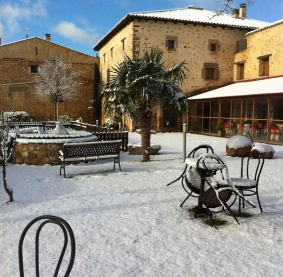 Maaseutuhotelli Antiguo Palacio De Atienza