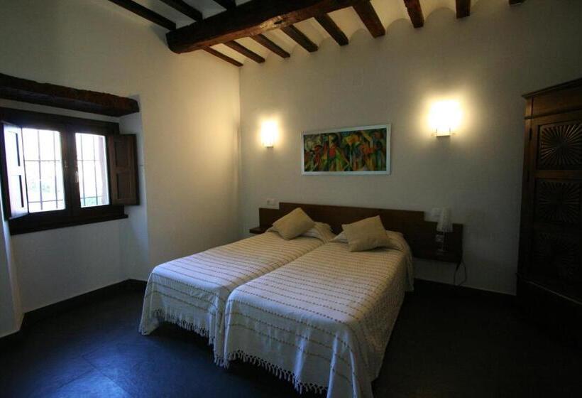 Maaseutuhotelli Antiguo Palacio De Atienza