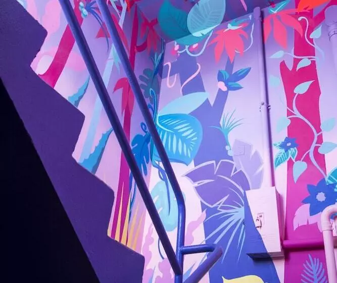 Shoreline Hotel Waikiki