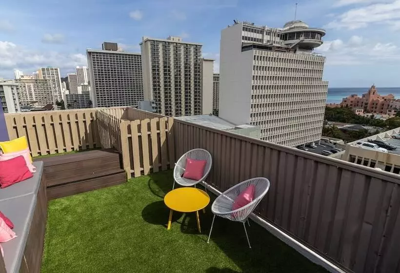 Shoreline Hotel Waikiki