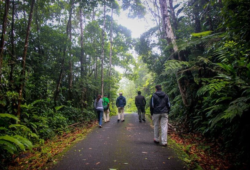 هتل Tapirus Lodge