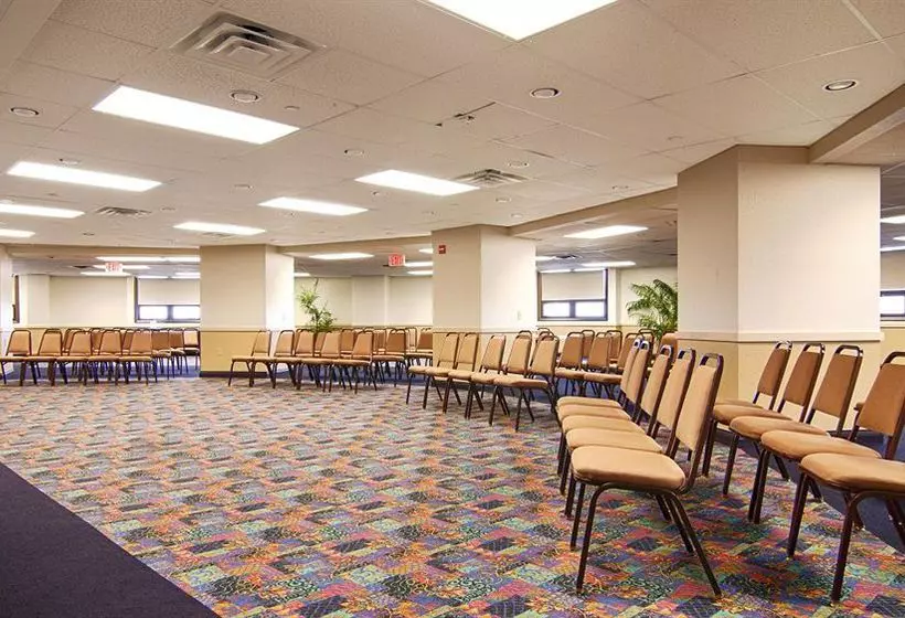 Отель The Forum