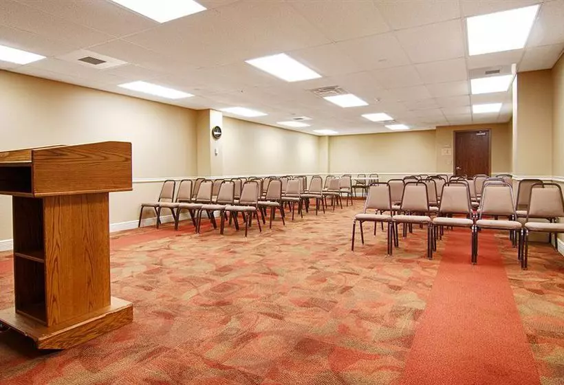 Отель The Forum