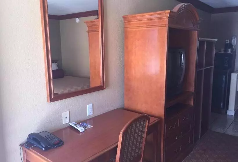 Otel Thunderbird Lodge