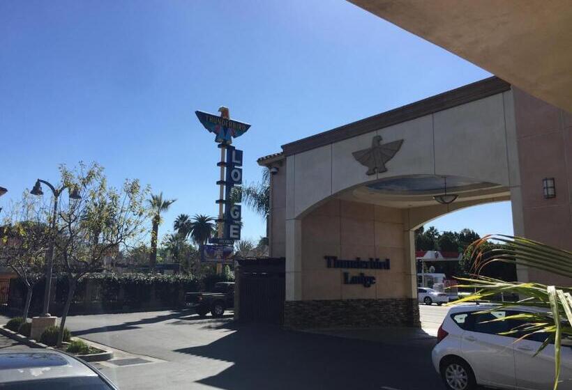 Отель Thunderbird Lodge