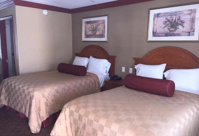 Отель Thunderbird Lodge