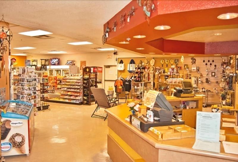 فندق Voyager Resort Inn