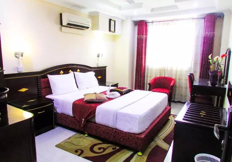 Urban Rose Hotel & Apartments