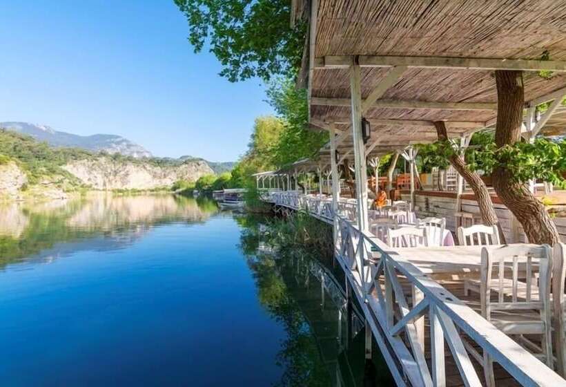 בית מלון כפרי Calypso Plus