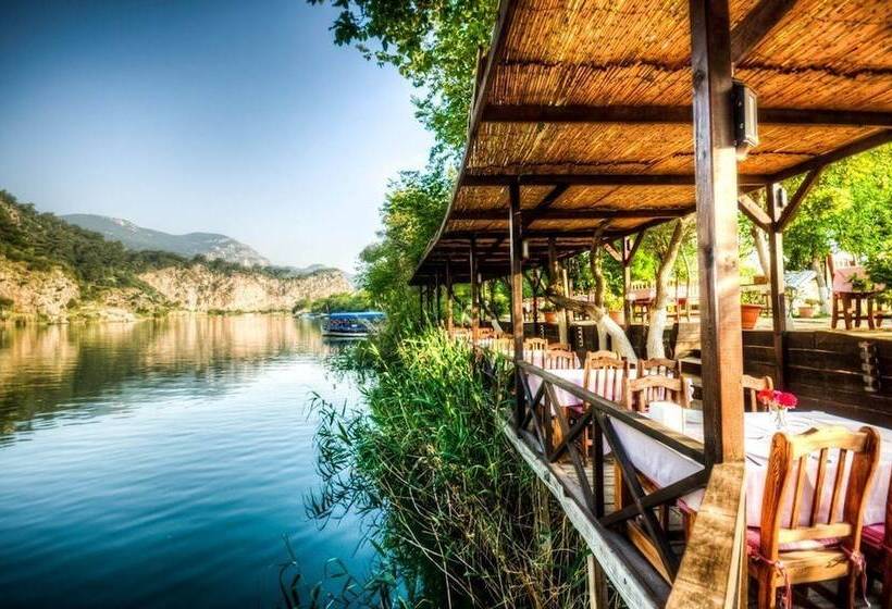 בית מלון כפרי Calypso Plus