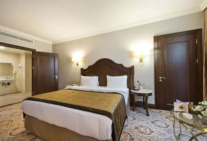 酒店 Elite World Van