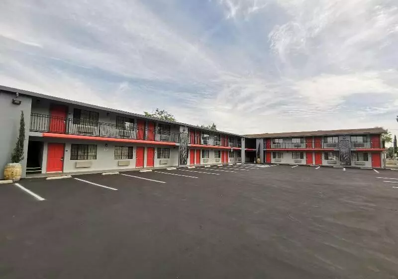 Отель Journey Inn