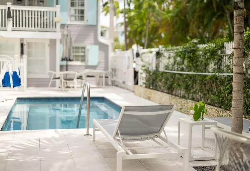Отель Fitch Lodge Key West Historic Inns