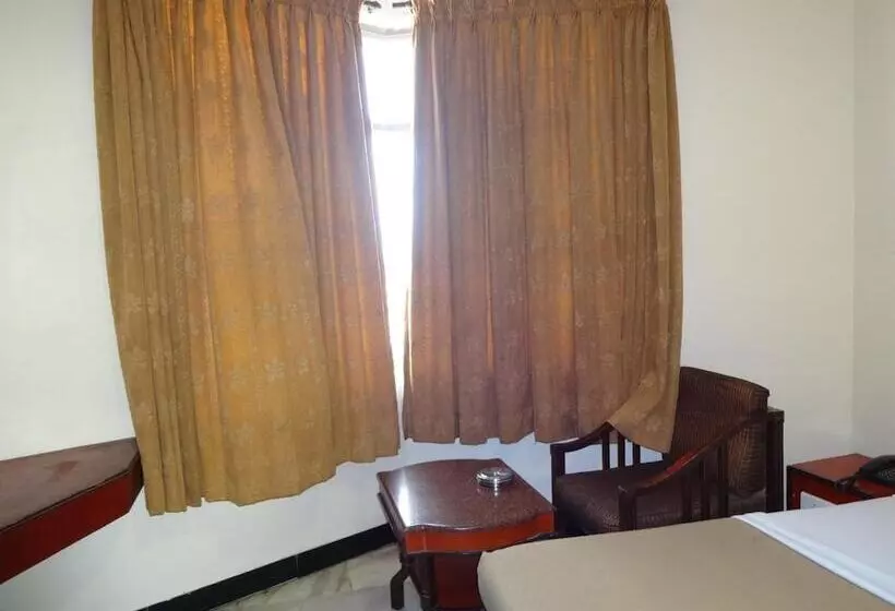 בית מלון כפרי Naveen