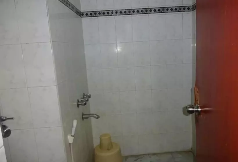 בית מלון כפרי Naveen