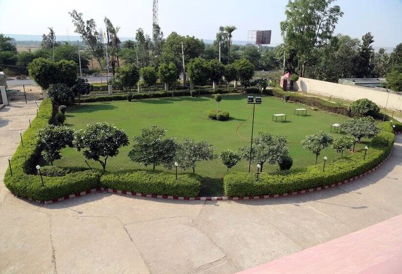 בית מלון כפרי Pacific Inn Suryansh