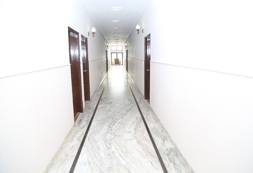 בית מלון כפרי Pacific Inn Suryansh