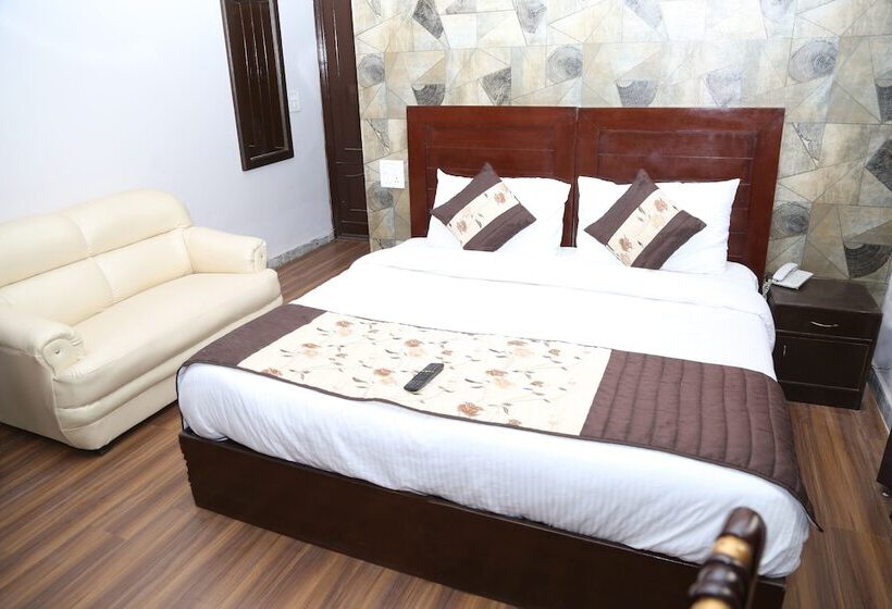 בית מלון כפרי Pacific Inn Suryansh