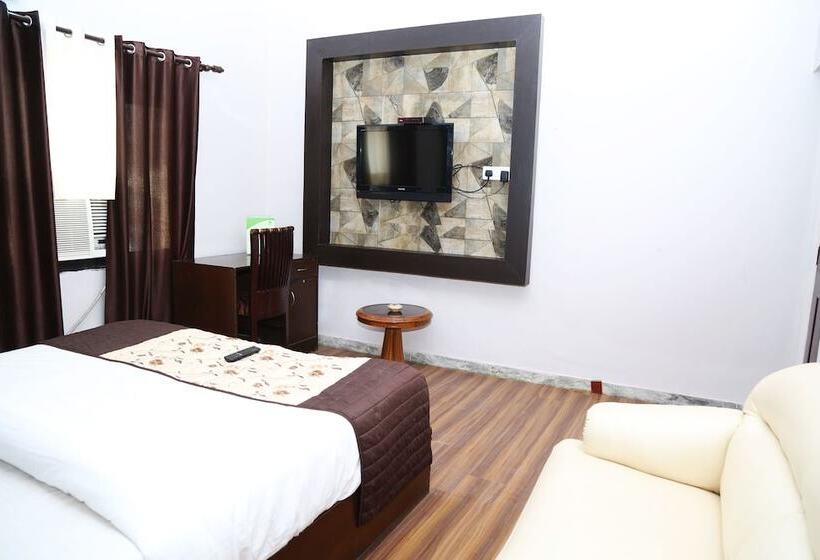 בית מלון כפרי Pacific Inn Suryansh