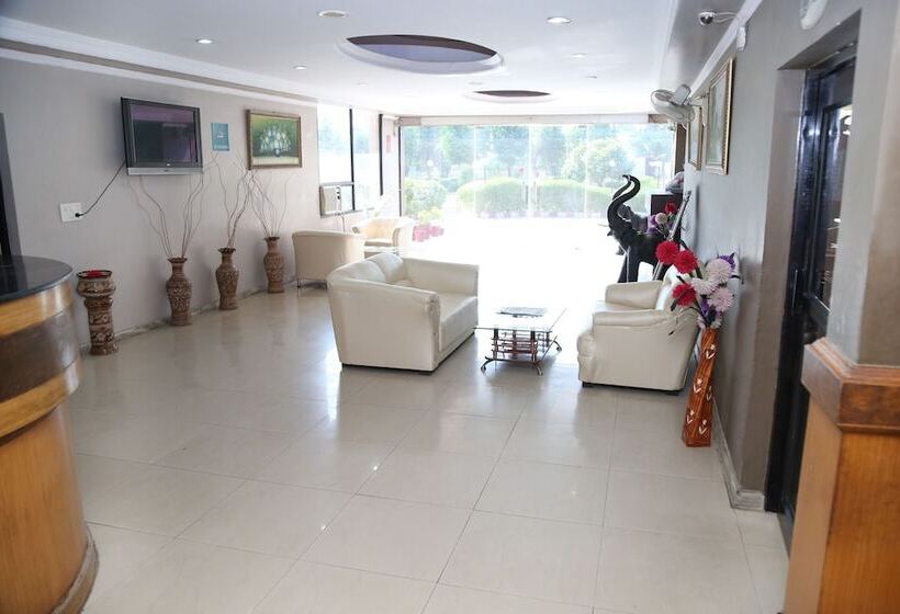 בית מלון כפרי Pacific Inn Suryansh