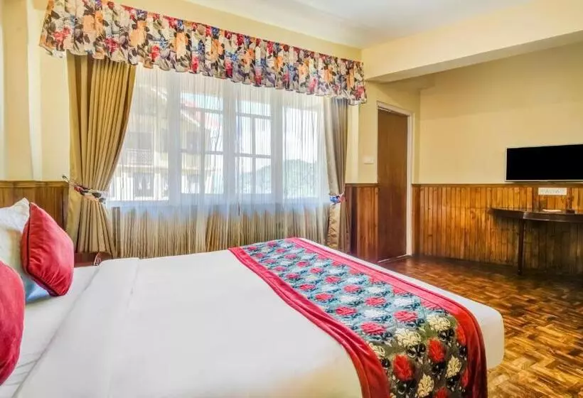 Hotel Summit Newa Regency