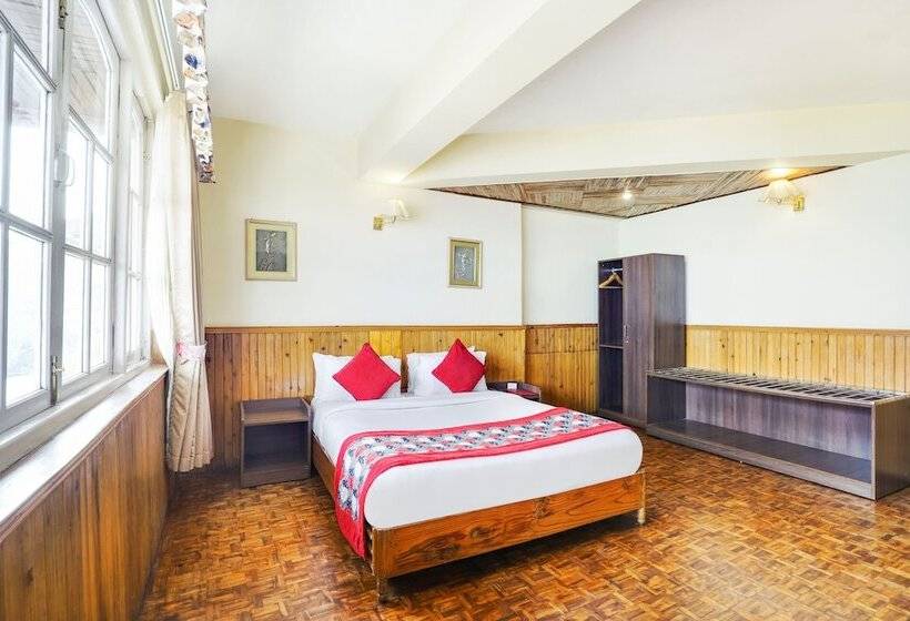 בית מלון כפרי Summit Newa Regency