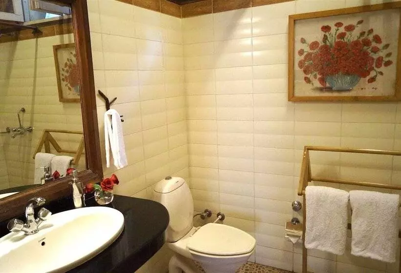 ホテル The Den Corbett Resort