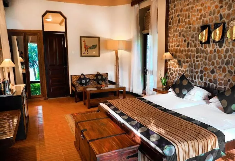 ホテル The Den Corbett Resort