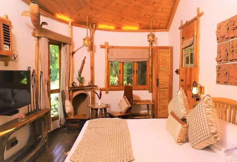 ホテル The Den Corbett Resort