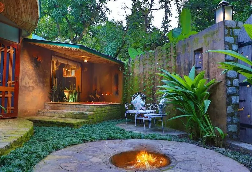 ホテル The Den Corbett Resort