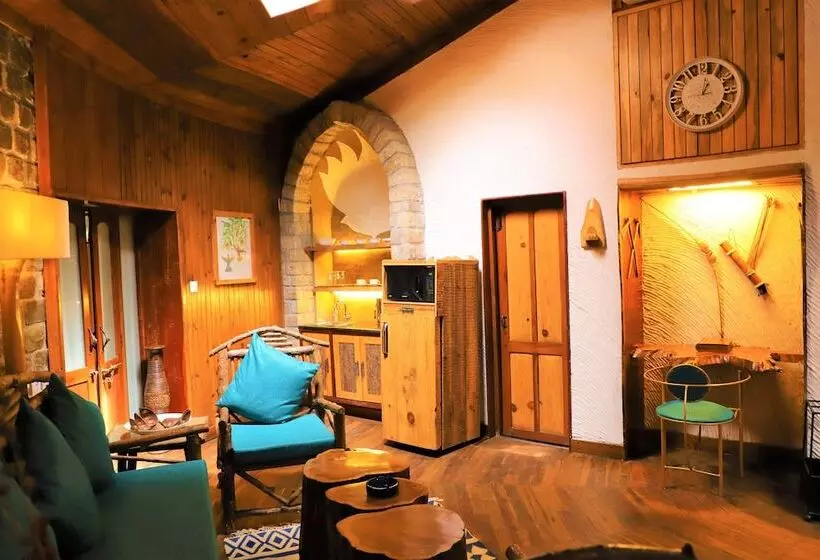 ホテル The Den Corbett Resort