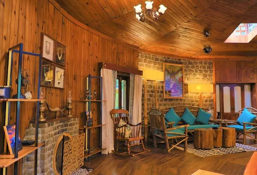 ホテル The Den Corbett Resort