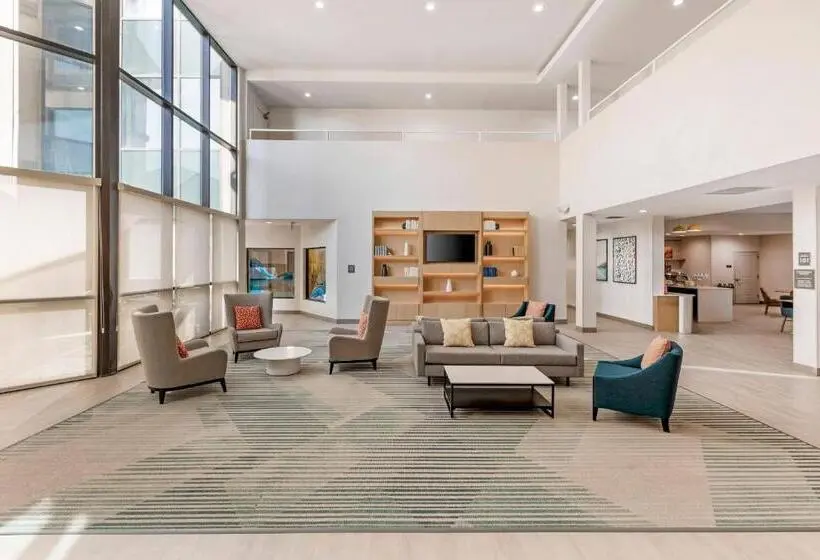 ホテル Comfort Inn & Suites Verona At Turning Stone Resort Casino