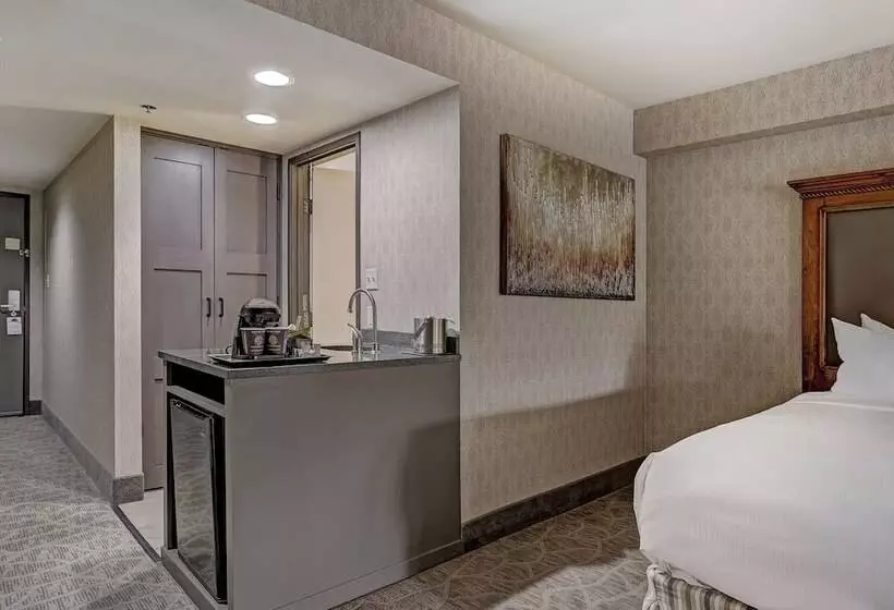 Hotel Alpenrock Breckenridge, Curio Collection By Hilton