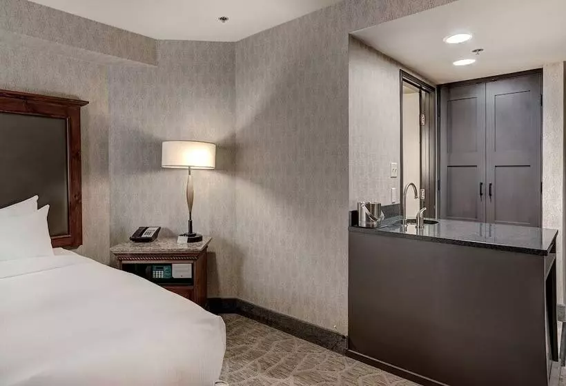 Hotel Alpenrock Breckenridge, Curio Collection By Hilton