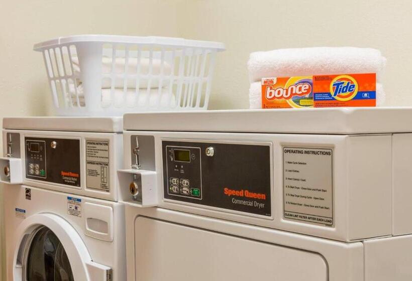 هتل Fairfield Inn & Suites Bismarck North