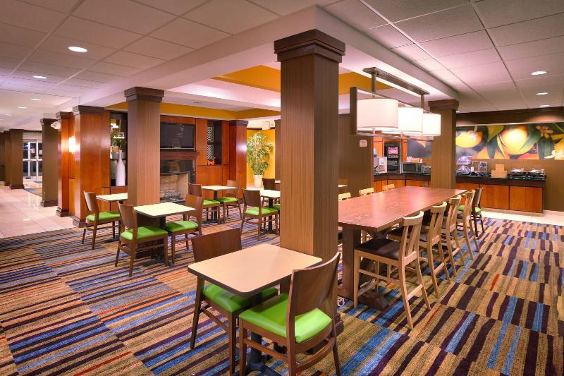 בית מלון כפרי Fairfield Inn & Suites By Marriott Gillette