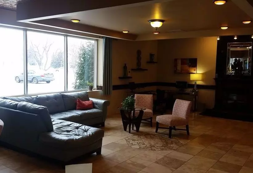 Отель Grand Forks Inn & Suites
