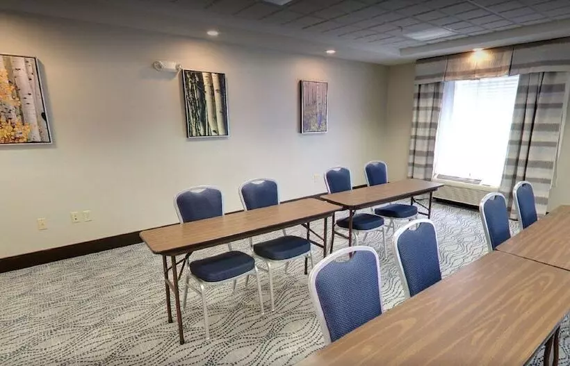 בית מלון כפרי Holiday Inn Express Jackson, An Ihg