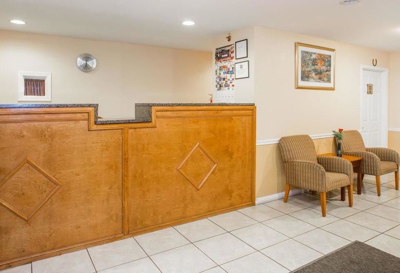 Отель Knights Inn Grenada Ms